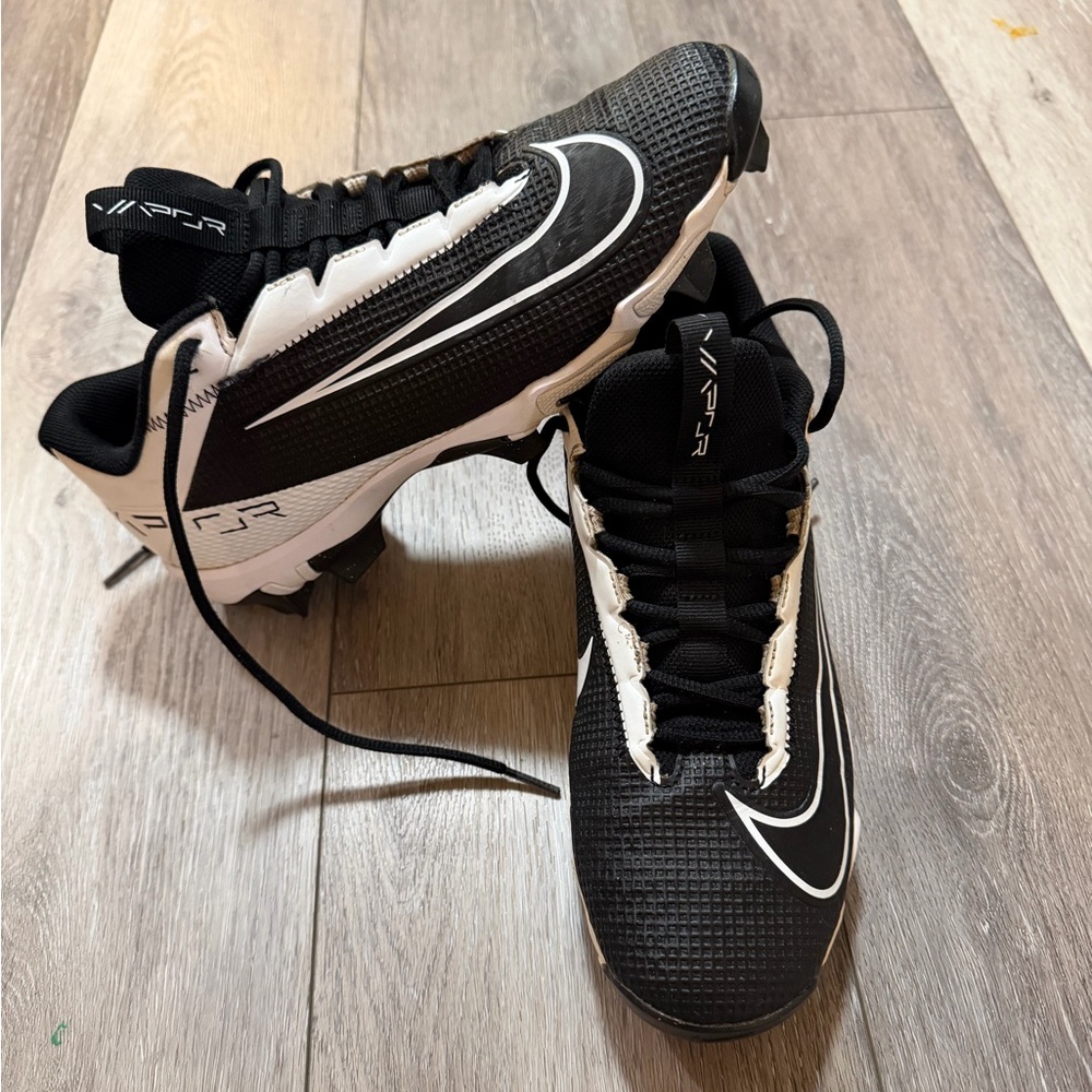 Nike Black and White Vapor Football Cleats Mens Size 8